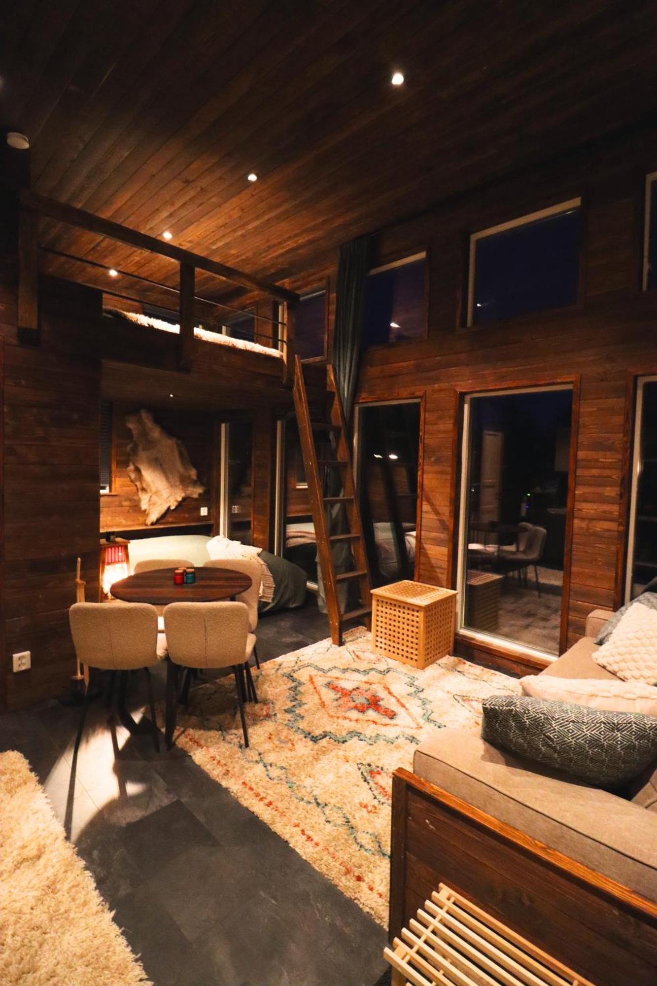 Reindeer River Lights Lodge Kiruna Eksteriør billede